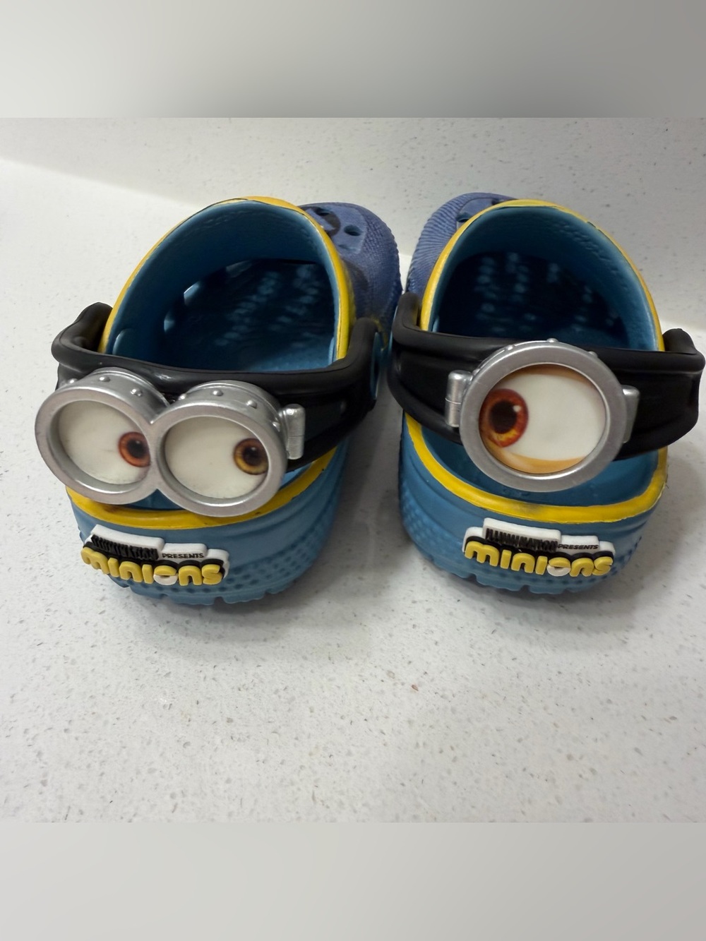 Kids Crocs Despicable Me Minion C 5 - Picture 2 of 7